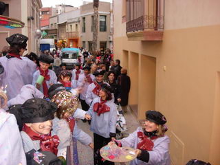 Rua de Carnaval organizada por la AMPA de la escuela GIMBEBÉ en las calles de Gavà (2 de Febrero de 2008)